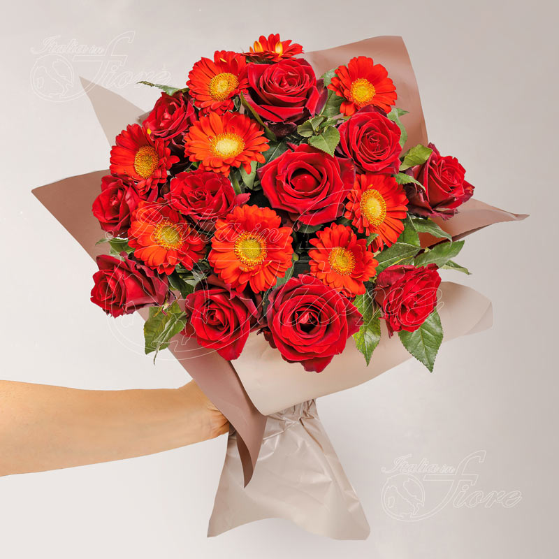 20250114 092507 rose-rosse-e-gerberei-carta a domicilio gratis in Italia