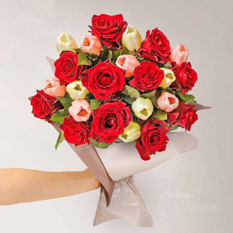 20250114 094752 rose-rosse-e-tulipani-carta-1 a domicilio gratis in Italia